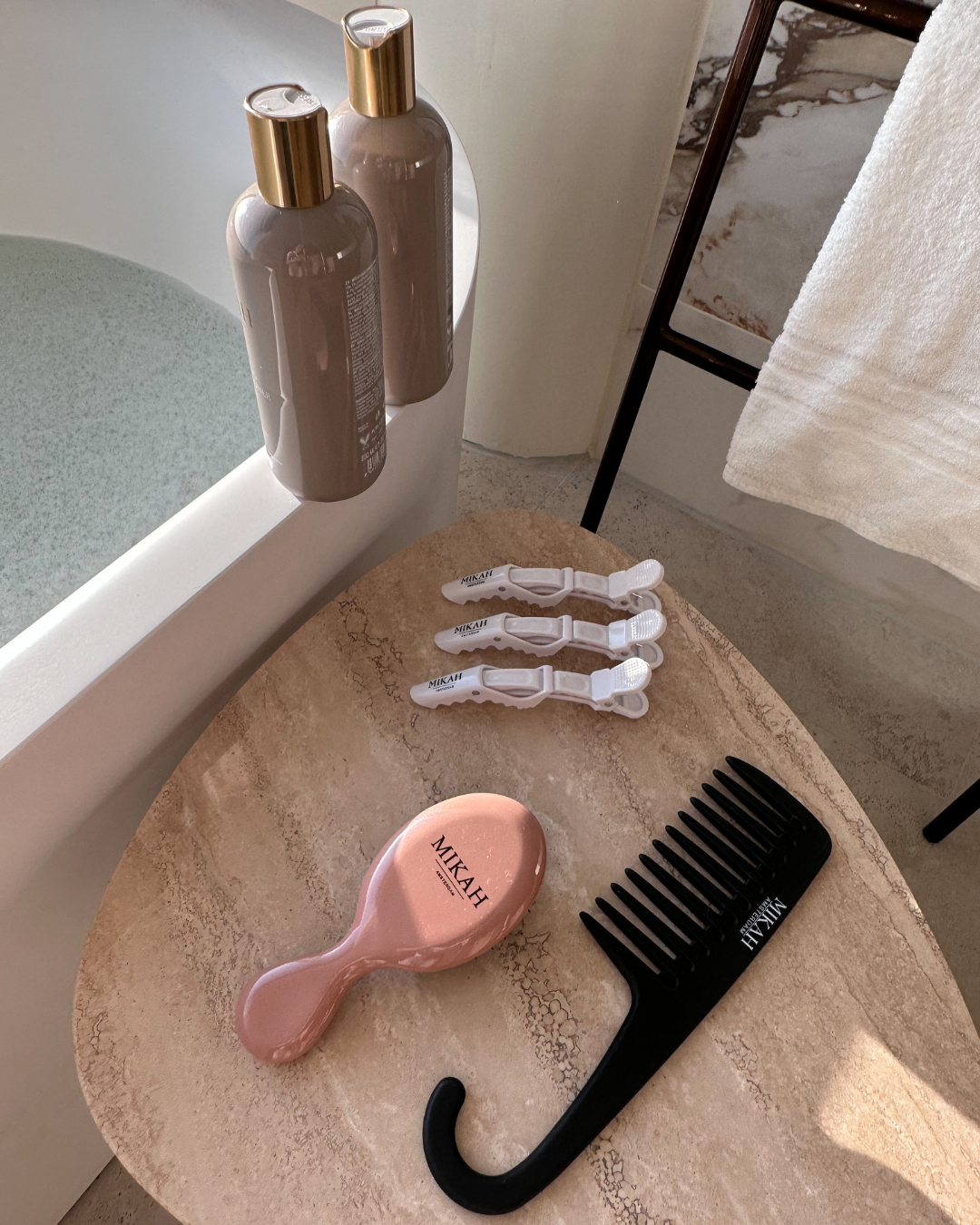 MIKAH - Mini Hairbrush Pink Edition