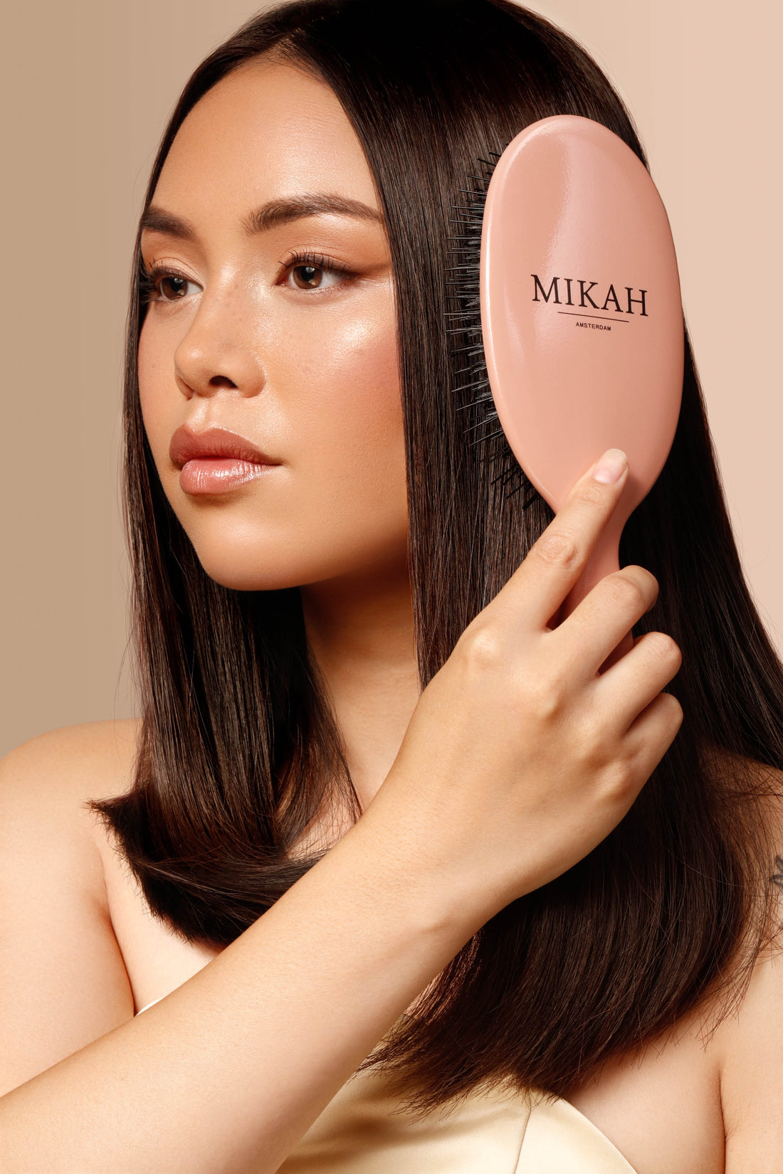 Paddle Nylon Hairbrush – Vegan, Suitable for Extensions and All Hair Types