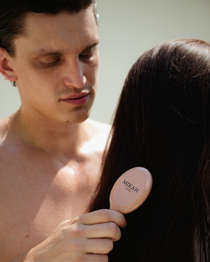 MIKAH - Mini Hairbrush Pink Edition